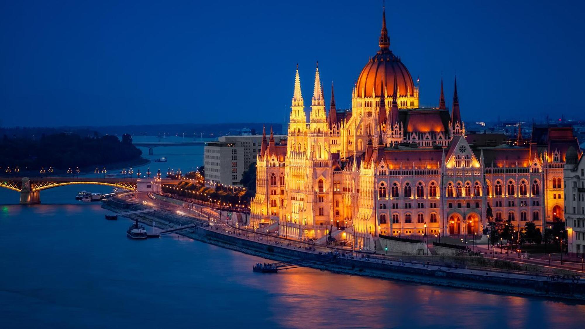 Next To New York Palace Center * Budapešť